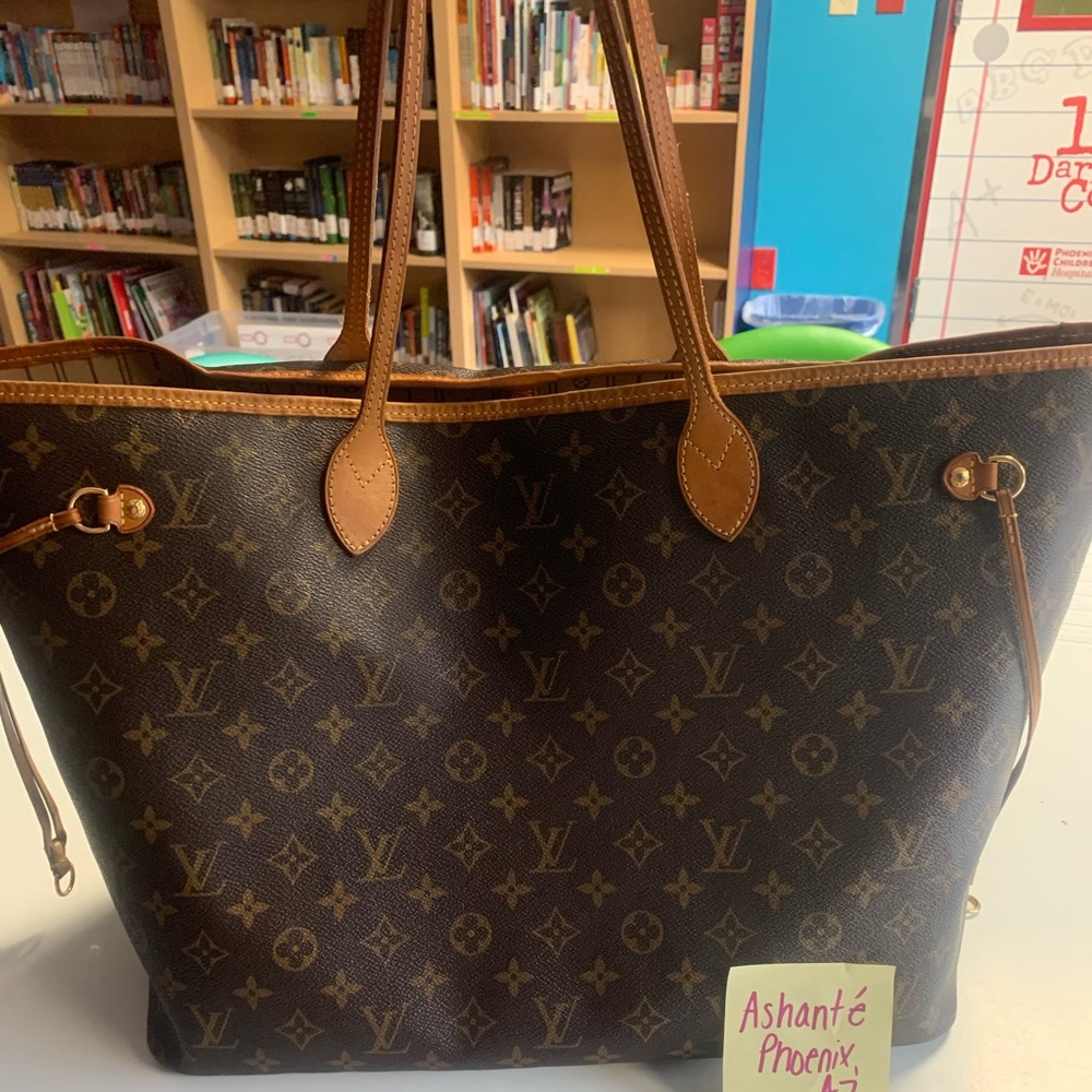 SOLD DONY BUYAuthentic Louis Vuitton Neverfull GM